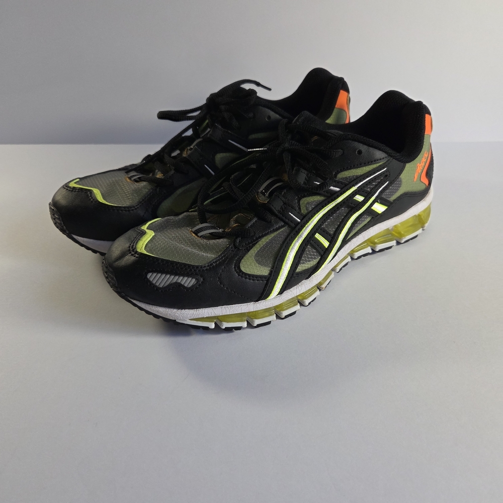 Size 10 - Asics Gel Kayano 5 360 Black/ Safety Yellow